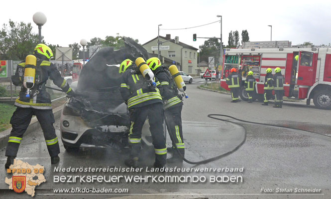 20220821 Fahrzeugbrand in Tribuswinkel Foto: Stefan Schneider BFKDO BADEN 20220821 Fahrzeugbrand in Tribuswinkel Foto: Stefan Schneider BFKDO BADEN