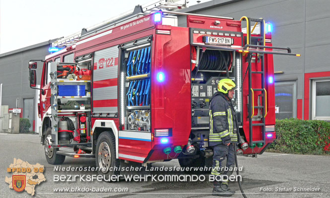 20220821 Fahrzeugbrand in Tribuswinkel Foto: Stefan Schneider BFKDO BADEN 20220821 Fahrzeugbrand in Tribuswinkel Foto: Stefan Schneider BFKDO BADEN