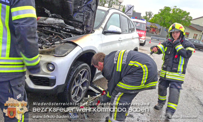 20220821 Fahrzeugbrand in Tribuswinkel Foto: Stefan Schneider BFKDO BADEN 20220821 Fahrzeugbrand in Tribuswinkel Foto: Stefan Schneider BFKDO BADEN