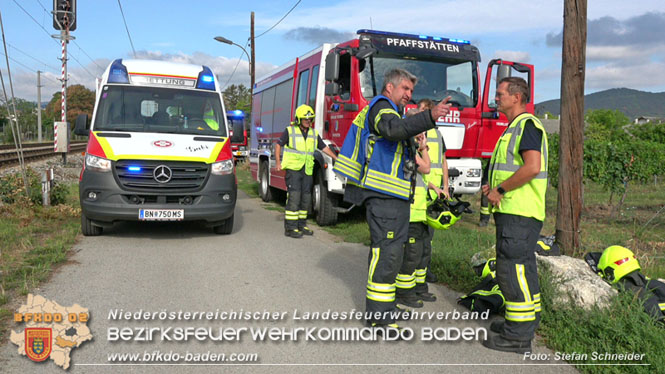 20220829 Unfall bei WLB-Bahnübergang in Pfaffstätten  Foto: Stefan Schneider BFKDO BADEN