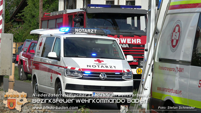 20220829 Unfall bei WLB-Bahnübergang in Pfaffstätten  Foto: Stefan Schneider BFKDO BADEN