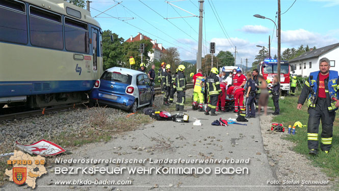 20220829 Unfall bei WLB-Bahnübergang in Pfaffstätten  Foto: Stefan Schneider BFKDO BADEN