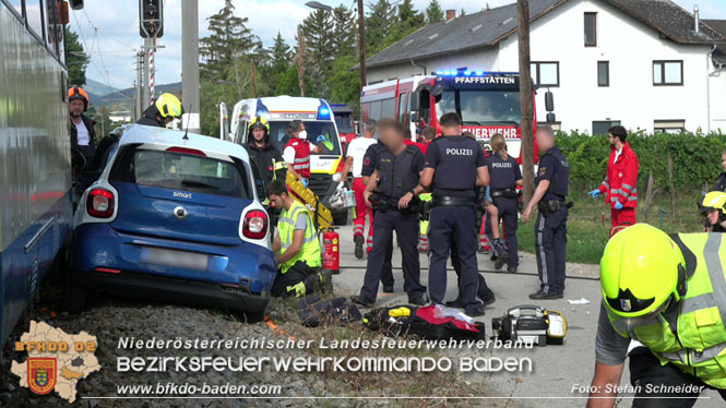 20220829 Unfall bei WLB-Bahnübergang in Pfaffstätten  Foto: Stefan Schneider BFKDO BADEN