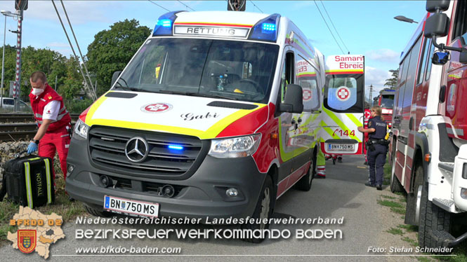 20220829 Unfall bei WLB-Bahnübergang in Pfaffstätten  Foto: Stefan Schneider BFKDO BADEN