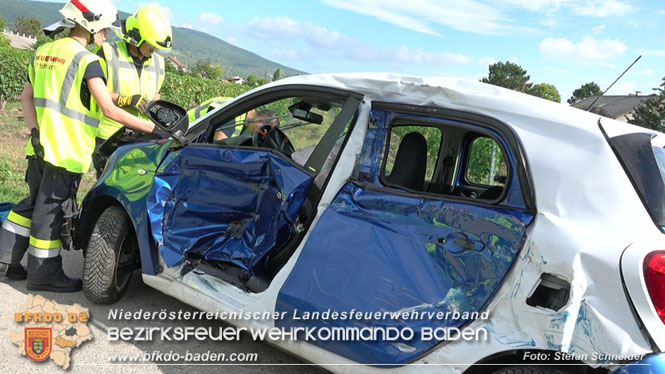20220829 Unfall bei WLB-Bahnübergang in Pfaffstätten  Foto: Stefan Schneider BFKDO BADEN