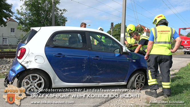 20220829 Unfall bei WLB-Bahnübergang in Pfaffstätten  Foto: Stefan Schneider BFKDO BADEN