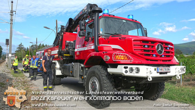 20220829 Unfall bei WLB-Bahnübergang in Pfaffstätten  Foto: Stefan Schneider BFKDO BADEN