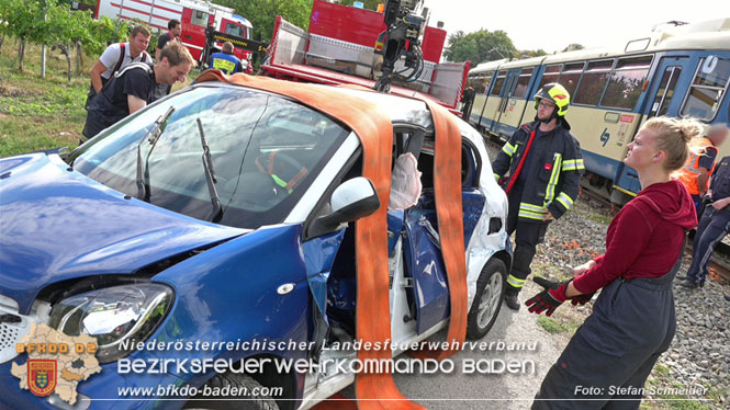 20220829 Unfall bei WLB-Bahnübergang in Pfaffstätten  Foto: Stefan Schneider BFKDO BADEN