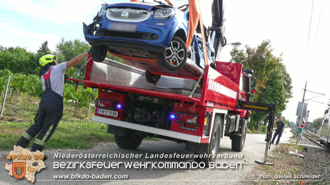 20220829 Unfall bei WLB-Bahnübergang in Pfaffstätten  Foto: Stefan Schneider BFKDO BADEN