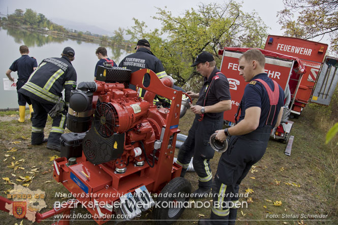 20221015 Fischbestand in Gefahr - Feuerwehr pumpt über 3 Millionen Liter Wasser Foto: Stefan Schneider BFKDO BADEN 20221015 Fischbestand in Gefahr - Feuerwehr pumpt über 3 Millionen Liter Wasser Foto: Stefan Schneider BFKDO BADEN