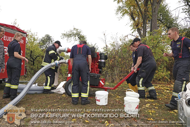 20221015 Fischbestand in Gefahr - Feuerwehr pumpt über 3 Millionen Liter Wasser Foto: Stefan Schneider BFKDO BADEN 20221015 Fischbestand in Gefahr - Feuerwehr pumpt über 3 Millionen Liter Wasser Foto: Stefan Schneider BFKDO BADEN
