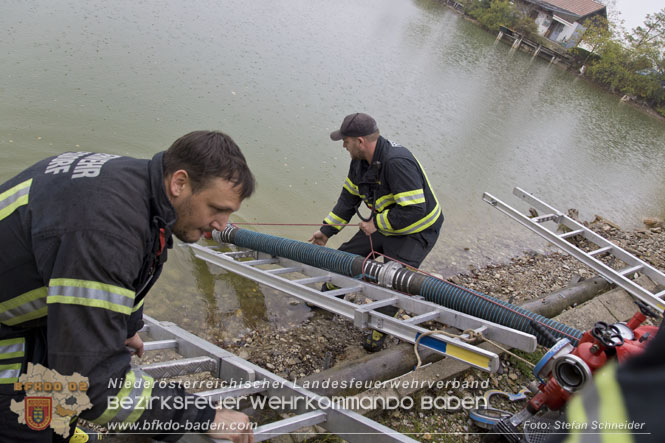 20221015 Fischbestand in Gefahr - Feuerwehr pumpt über 3 Millionen Liter Wasser Foto: Stefan Schneider BFKDO BADEN 20221015 Fischbestand in Gefahr - Feuerwehr pumpt über 3 Millionen Liter Wasser Foto: Stefan Schneider BFKDO BADEN
