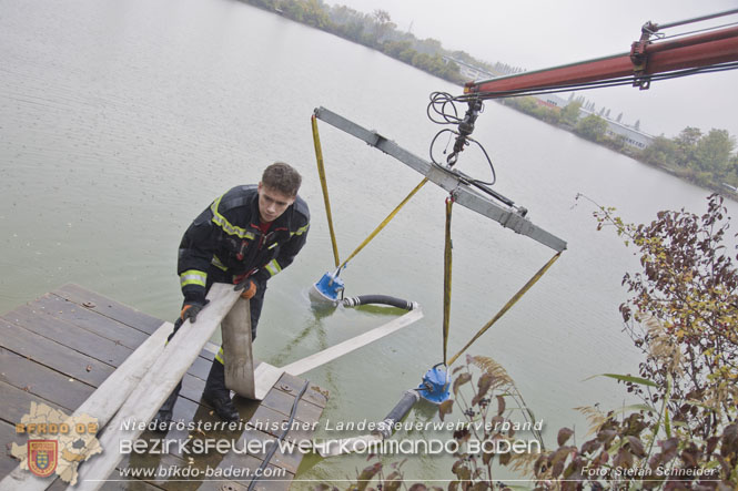 20221015 Fischbestand in Gefahr - Feuerwehr pumpt über 3 Millionen Liter Wasser Foto: Stefan Schneider BFKDO BADEN 20221015 Fischbestand in Gefahr - Feuerwehr pumpt über 3 Millionen Liter Wasser Foto: Stefan Schneider BFKDO BADEN