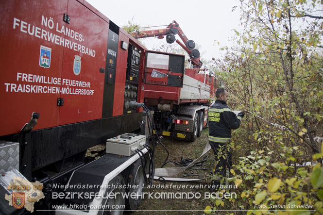 20221015 Fischbestand in Gefahr - Feuerwehr pumpt über 3 Millionen Liter Wasser Foto: Stefan Schneider BFKDO BADEN 20221015 Fischbestand in Gefahr - Feuerwehr pumpt über 3 Millionen Liter Wasser Foto: Stefan Schneider BFKDO BADEN