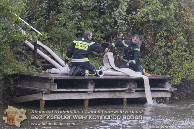 20221015 Fischbestand in Gefahr - Feuerwehr pumpt über 3 Millionen Liter Wasser Foto: Stefan Schneider BFKDO BADEN 20221015 Fischbestand in Gefahr - Feuerwehr pumpt über 3 Millionen Liter Wasser Foto: Stefan Schneider BFKDO BADEN