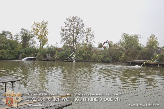 20221015 Fischbestand in Gefahr - Feuerwehr pumpt über 3 Millionen Liter Wasser Foto: Stefan Schneider BFKDO BADEN 20221015 Fischbestand in Gefahr - Feuerwehr pumpt über 3 Millionen Liter Wasser Foto: Stefan Schneider BFKDO BADEN