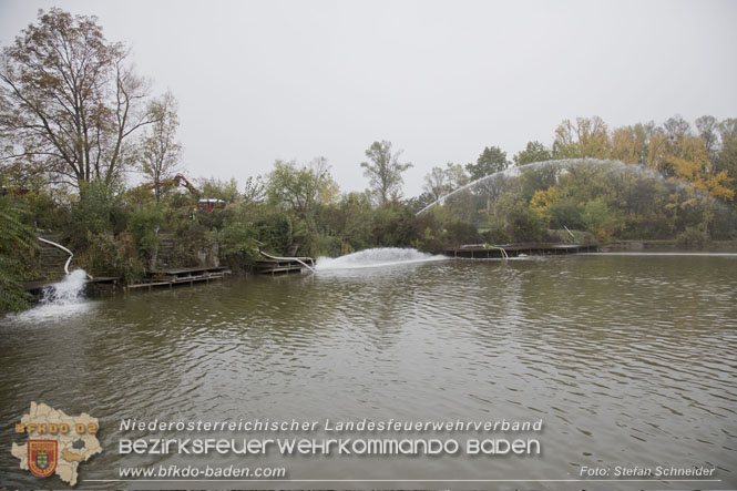 20221015 Fischbestand in Gefahr - Feuerwehr pumpt über 3 Millionen Liter Wasser Foto: Stefan Schneider BFKDO BADEN 20221015 Fischbestand in Gefahr - Feuerwehr pumpt über 3 Millionen Liter Wasser Foto: Stefan Schneider BFKDO BADEN