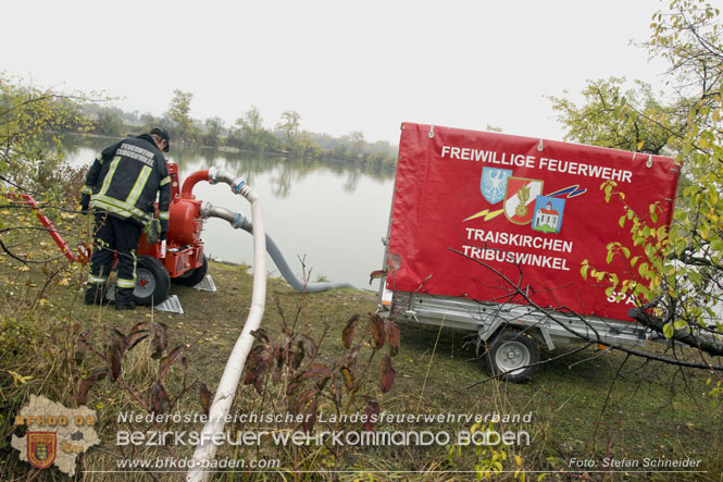 20221015 Fischbestand in Gefahr - Feuerwehr pumpt über 3 Millionen Liter Wasser Foto: Stefan Schneider BFKDO BADEN 20221015 Fischbestand in Gefahr - Feuerwehr pumpt über 3 Millionen Liter Wasser Foto: Stefan Schneider BFKDO BADEN