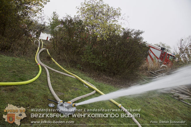 20221015 Fischbestand in Gefahr - Feuerwehr pumpt über 3 Millionen Liter Wasser Foto: Stefan Schneider BFKDO BADEN 20221015 Fischbestand in Gefahr - Feuerwehr pumpt über 3 Millionen Liter Wasser Foto: Stefan Schneider BFKDO BADEN