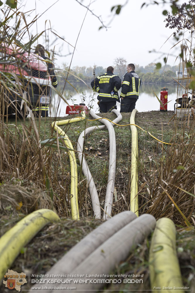 20221015 Fischbestand in Gefahr - Feuerwehr pumpt über 3 Millionen Liter Wasser Foto: Stefan Schneider BFKDO BADEN 20221015 Fischbestand in Gefahr - Feuerwehr pumpt über 3 Millionen Liter Wasser Foto: Stefan Schneider BFKDO BADEN