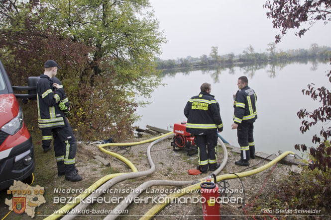 20221015 Fischbestand in Gefahr - Feuerwehr pumpt über 3 Millionen Liter Wasser Foto: Stefan Schneider BFKDO BADEN 20221015 Fischbestand in Gefahr - Feuerwehr pumpt über 3 Millionen Liter Wasser Foto: Stefan Schneider BFKDO BADEN