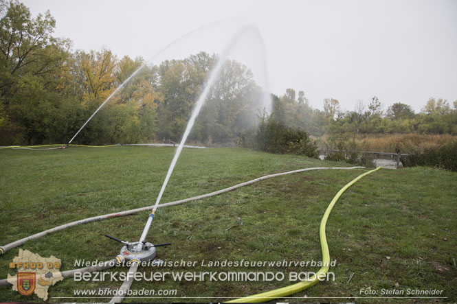 20221015 Fischbestand in Gefahr - Feuerwehr pumpt über 3 Millionen Liter Wasser Foto: Stefan Schneider BFKDO BADEN 20221015 Fischbestand in Gefahr - Feuerwehr pumpt über 3 Millionen Liter Wasser Foto: Stefan Schneider BFKDO BADEN