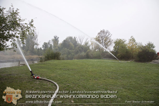 20221015 Fischbestand in Gefahr - Feuerwehr pumpt über 3 Millionen Liter Wasser Foto: Stefan Schneider BFKDO BADEN 20221015 Fischbestand in Gefahr - Feuerwehr pumpt über 3 Millionen Liter Wasser Foto: Stefan Schneider BFKDO BADEN