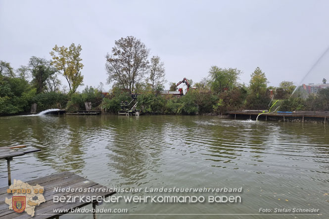 20221015 Fischbestand in Gefahr - Feuerwehr pumpt über 3 Millionen Liter Wasser Foto: Stefan Schneider BFKDO BADEN 20221015 Fischbestand in Gefahr - Feuerwehr pumpt über 3 Millionen Liter Wasser Foto: Stefan Schneider BFKDO BADEN