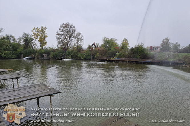 20221015 Fischbestand in Gefahr - Feuerwehr pumpt über 3 Millionen Liter Wasser Foto: Stefan Schneider BFKDO BADEN 20221015 Fischbestand in Gefahr - Feuerwehr pumpt über 3 Millionen Liter Wasser Foto: Stefan Schneider BFKDO BADEN