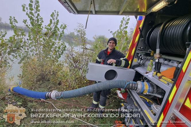 20221015 Fischbestand in Gefahr - Feuerwehr pumpt über 3 Millionen Liter Wasser Foto: Stefan Schneider BFKDO BADEN 20221015 Fischbestand in Gefahr - Feuerwehr pumpt über 3 Millionen Liter Wasser Foto: Stefan Schneider BFKDO BADEN