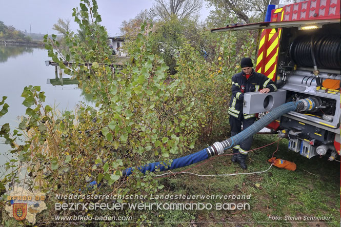 20221015 Fischbestand in Gefahr - Feuerwehr pumpt über 3 Millionen Liter Wasser Foto: Stefan Schneider BFKDO BADEN 20221015 Fischbestand in Gefahr - Feuerwehr pumpt über 3 Millionen Liter Wasser Foto: Stefan Schneider BFKDO BADEN