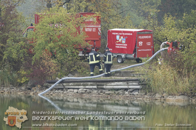 20221015 Fischbestand in Gefahr - Feuerwehr pumpt über 3 Millionen Liter Wasser  Foto: Stefan Schneider BFKDO BADEN