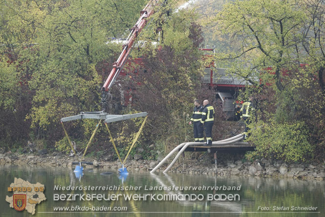 20221015 Fischbestand in Gefahr - Feuerwehr pumpt über 3 Millionen Liter Wasser  Foto: Stefan Schneider BFKDO BADEN
