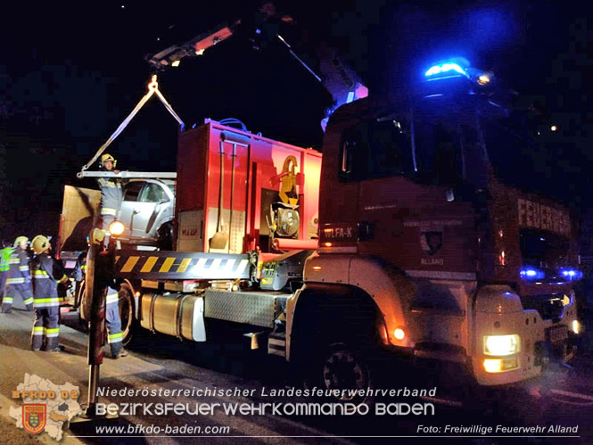 20221025 Alarmierte Menschenrettung Abfahrt Mayerling Foto: Freiwillige Feuerwehr Alland 20221025 Alarmierte Menschenrettung Abfahrt Mayerling Foto: Freiwillige Feuerwehr Alland