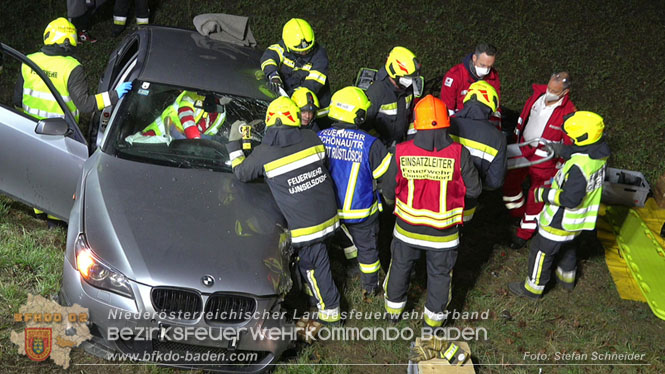 20221115 Verkehrsunfall mit Menschenrettung auf der L154 Günseldorf - Teesdorf Foto: Stefan Schneider BFKDO BADEN 20221115 Verkehrsunfall mit Menschenrettung auf der L154 Günseldorf - Teesdorf Foto: Stefan Schneider BFKDO BADEN