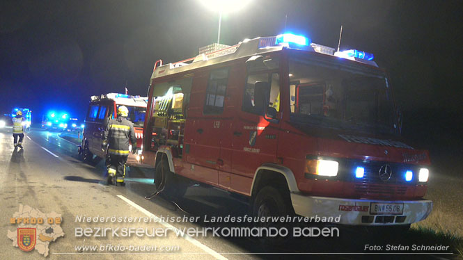 20221115 Verkehrsunfall mit Menschenrettung auf der L154 Günseldorf - Teesdorf Foto: Stefan Schneider BFKDO BADEN 20221115 Verkehrsunfall mit Menschenrettung auf der L154 Günseldorf - Teesdorf Foto: Stefan Schneider BFKDO BADEN
