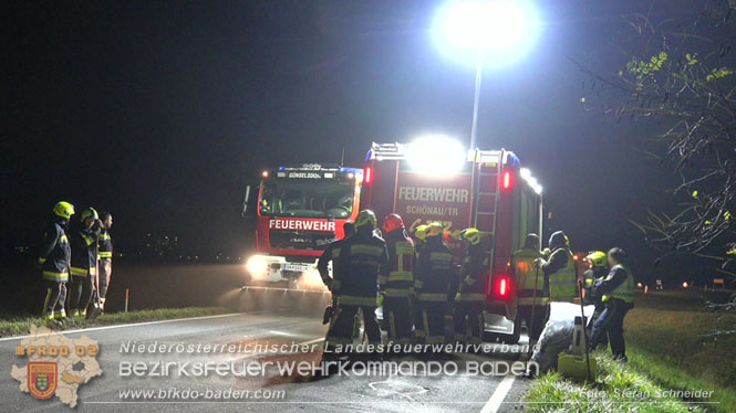 20221115 Verkehrsunfall mit Menschenrettung auf der L154 Günseldorf - Teesdorf Foto: Stefan Schneider BFKDO BADEN 20221115 Verkehrsunfall mit Menschenrettung auf der L154 Günseldorf - Teesdorf Foto: Stefan Schneider BFKDO BADEN