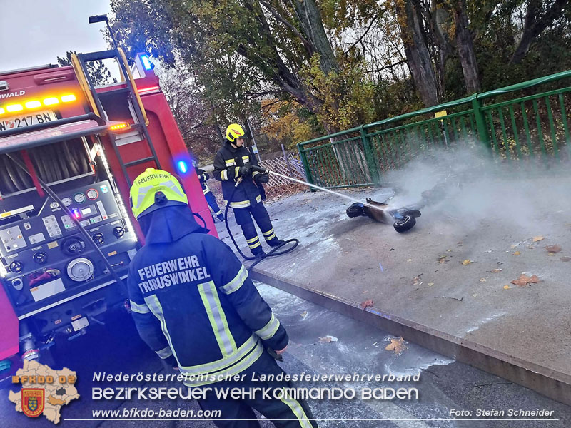 20221117 E-Scooter faengt waehrend der Fahrt Feuer  Foto: Stefan Schneider