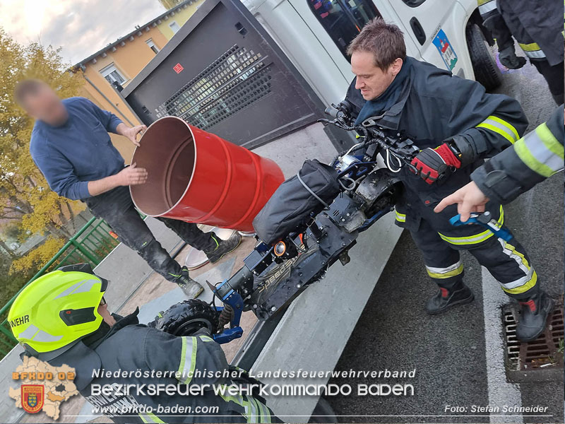 20221117 E-Scooter faengt waehrend der Fahrt Feuer  Foto: Stefan Schneider