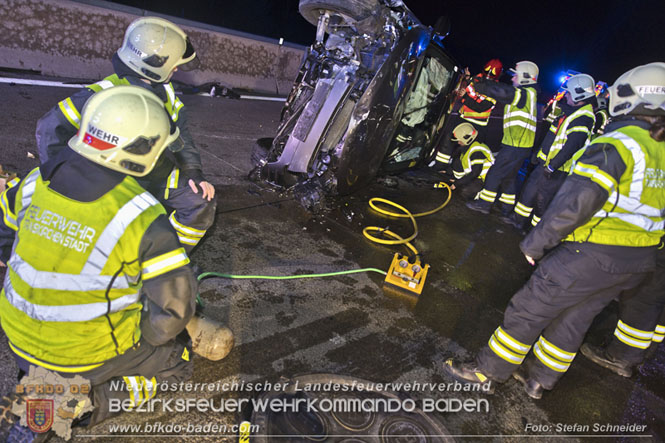 20221120 Verkehrsunfall auf der A2 bei Baden RFB Süd  Foto: Stefan Schneider BFKDO BADEN