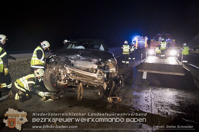 20221120 Verkehrsunfall auf der A2 bei Baden RFB Süd  Foto: Stefan Schneider BFKDO BADEN