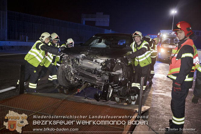 20221120 Verkehrsunfall auf der A2 bei Baden RFB Süd  Foto: Stefan Schneider BFKDO BADEN