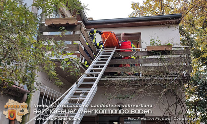 20221126 Menschenrettung über Schiebeleiter  Foto: Freiwillige Feuerwehr Oberwaltersdorf