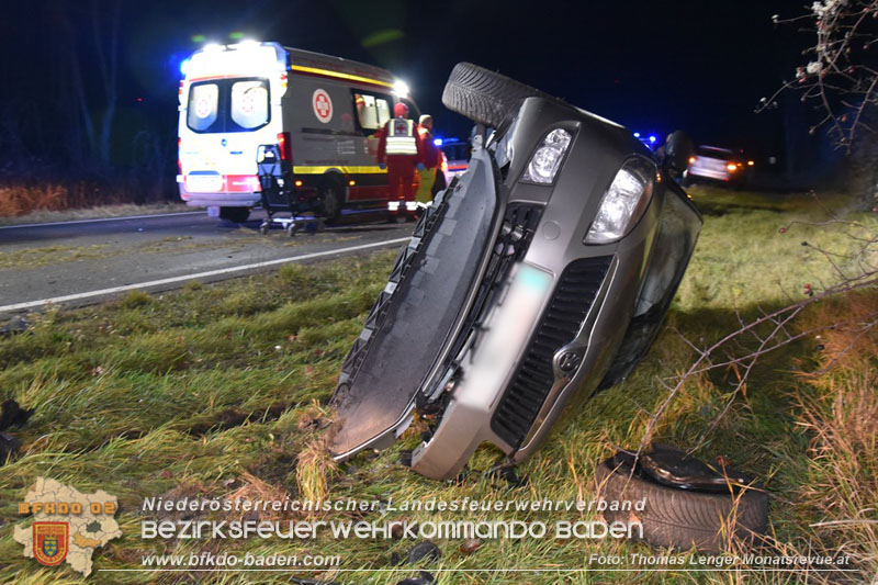 20221209 Schwerer Unfall mit 4 Fahrzeugen auf der LB210 Ebreichsdorf - Oberwaltersdorf  Foto: Thomas Lenger Monatsrevue.at
