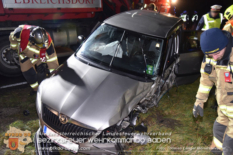 20221209 Schwerer Unfall mit 4 Fahrzeugen auf der LB210 Ebreichsdorf - Oberwaltersdorf  Foto: Thomas Lenger Monatsrevue.at