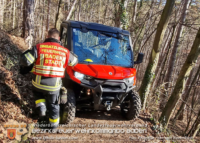 20221224 Déjà-vu im Badener Kurpark - neuerlich Pkw auf Waldweg! Foto: Freiwillige Feuerwehr Baden-Stadt / Stefan Schneider 20221224 Déjà-vu im Badener Kurpark - neuerlich Pkw auf Waldweg! Foto: Freiwillige Feuerwehr Baden-Stadt / Stefan Schneider
