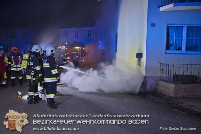 20230107 Brand einer Stromleitung unter Wärmeverbundfassade in Teesdorf Foto: Stefan Schneider BFKDO BADEN 20230107 Brand einer Stromleitung unter Wärmeverbundfassade in Teesdorf Foto: Stefan Schneider BFKDO BADEN