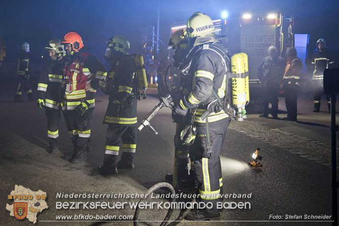 20230107 Brand einer Stromleitung unter Wärmeverbundfassade in Teesdorf Foto: Stefan Schneider BFKDO BADEN 20230107 Brand einer Stromleitung unter Wärmeverbundfassade in Teesdorf Foto: Stefan Schneider BFKDO BADEN