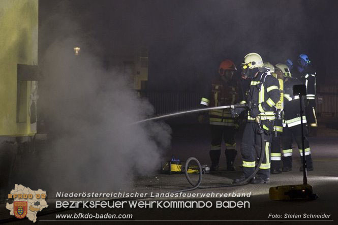 20230107 Brand einer Stromleitung unter Wärmeverbundfassade in Teesdorf Foto: Stefan Schneider BFKDO BADEN 20230107 Brand einer Stromleitung unter Wärmeverbundfassade in Teesdorf Foto: Stefan Schneider BFKDO BADEN