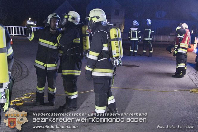 20230107 Brand einer Stromleitung unter Wärmeverbundfassade in Teesdorf Foto: Stefan Schneider BFKDO BADEN 20230107 Brand einer Stromleitung unter Wärmeverbundfassade in Teesdorf Foto: Stefan Schneider BFKDO BADEN